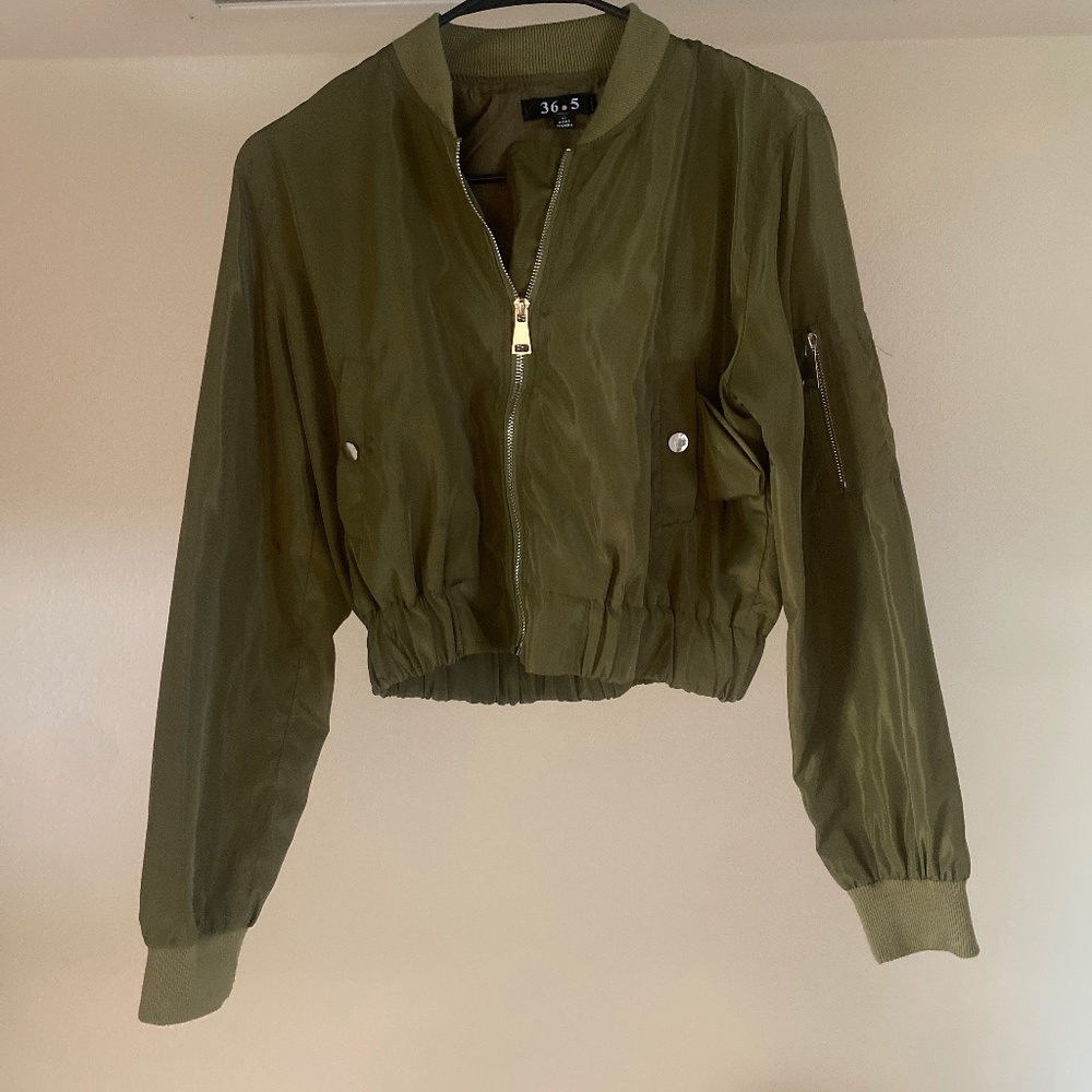 Olive green windbreaker jacket boyfriend jacket